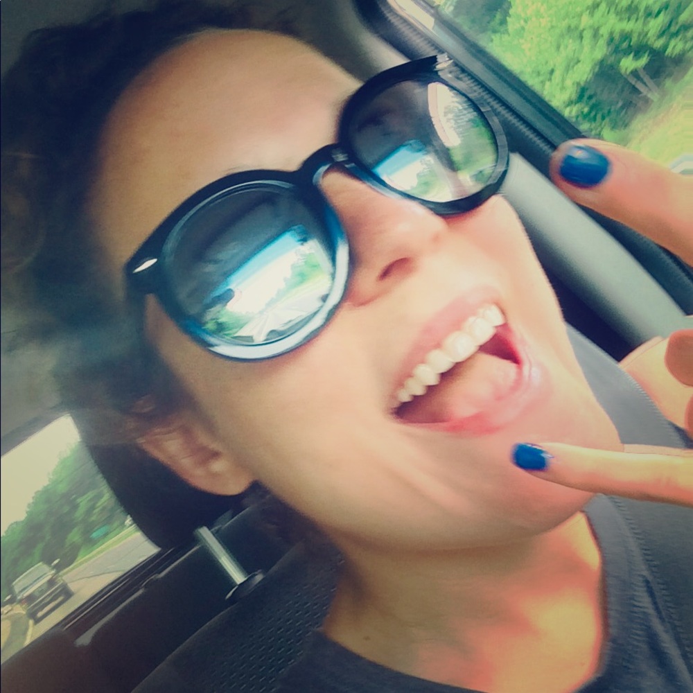 Meet your Posher, Lisa